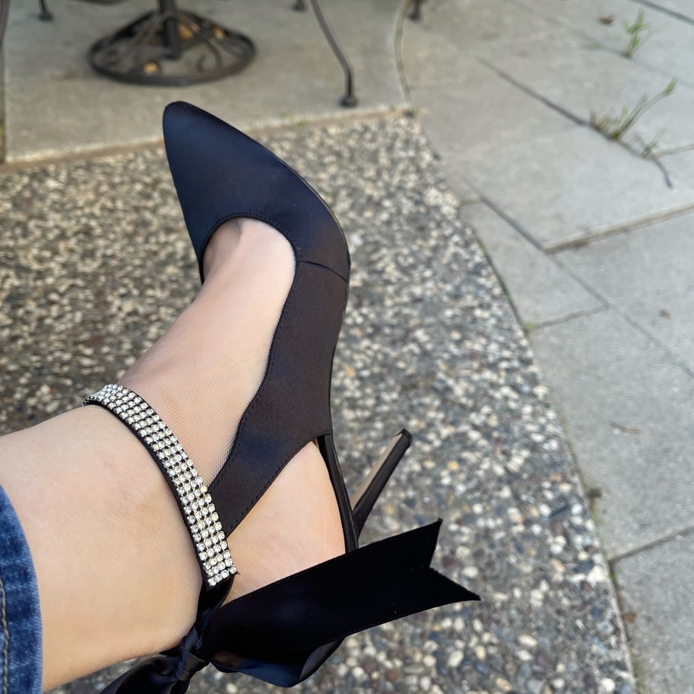 Black heels - Picture 2 of 8